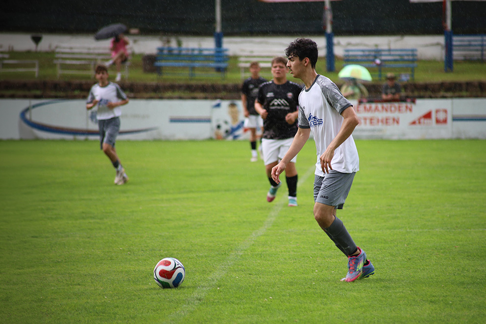 Nachwuchsspieler des FC Hettstedt während eines Fußballspiels